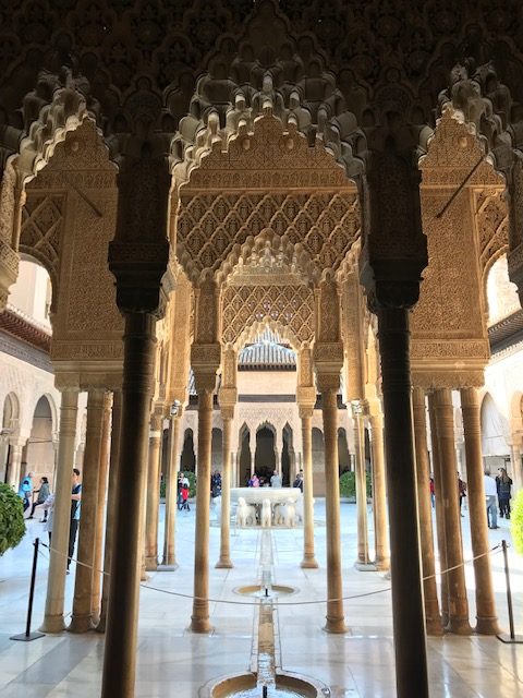La cour des lions à l'Alhambra